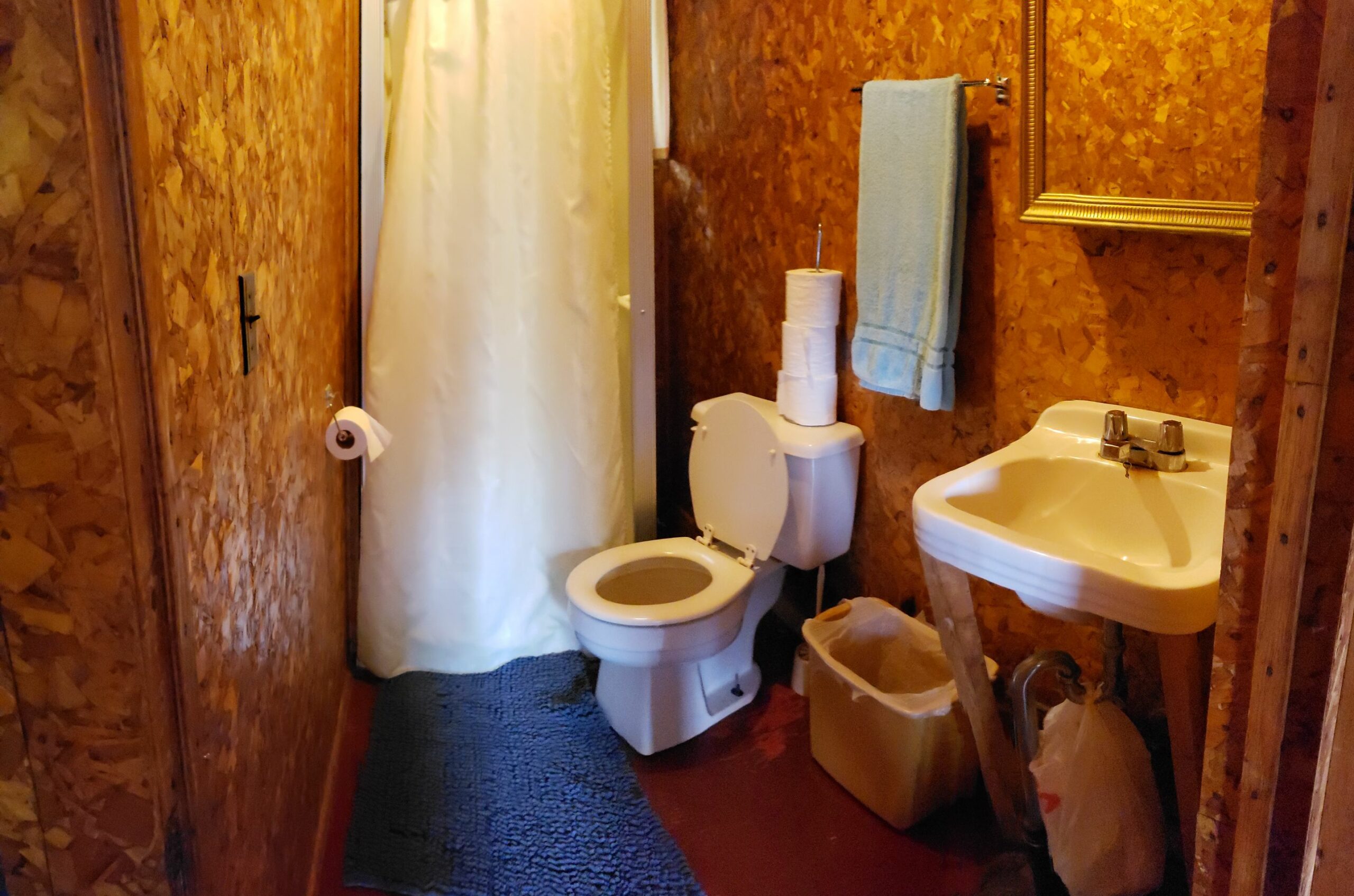 Beaver Cabin-Bathroom-Trappers Point Camp-Sturgeon Lake-Savant Lake-Ontario